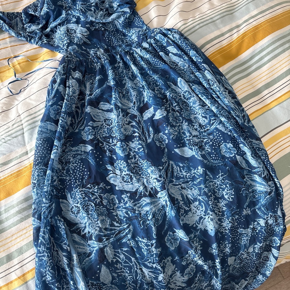 Blue dress